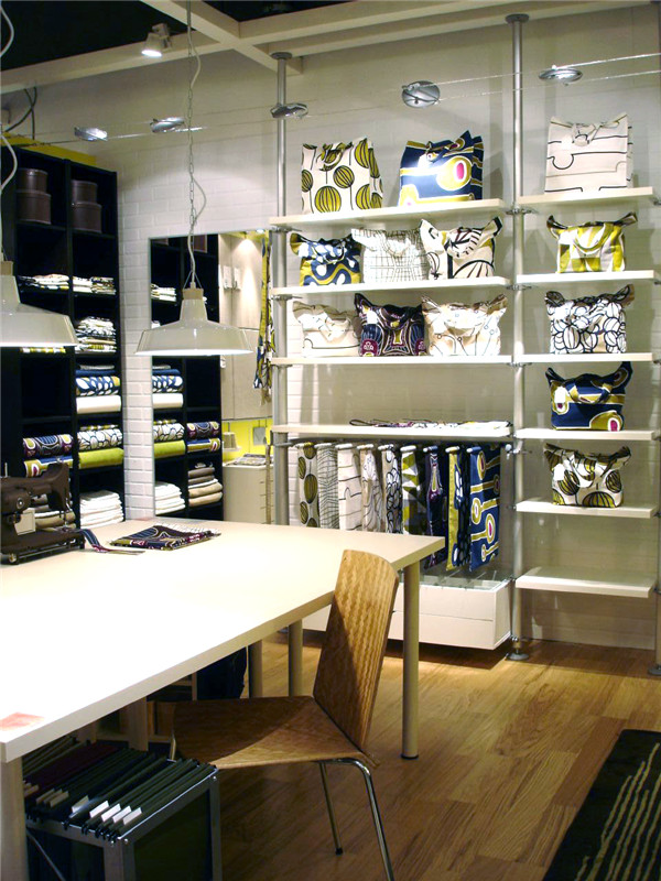 陈列技巧:通过陈列提升箱包的销售业绩