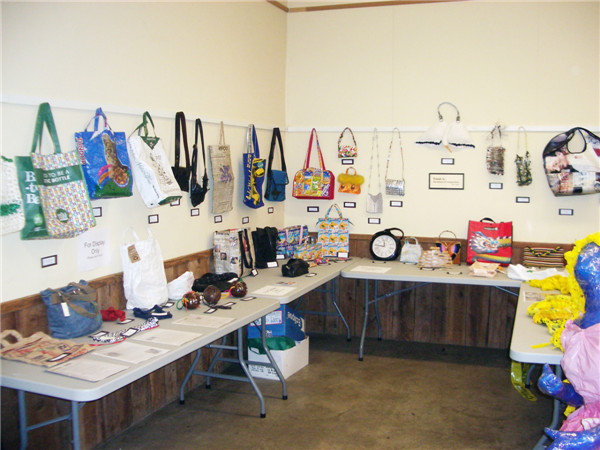 陈列技巧:通过陈列提升箱包的销售业绩