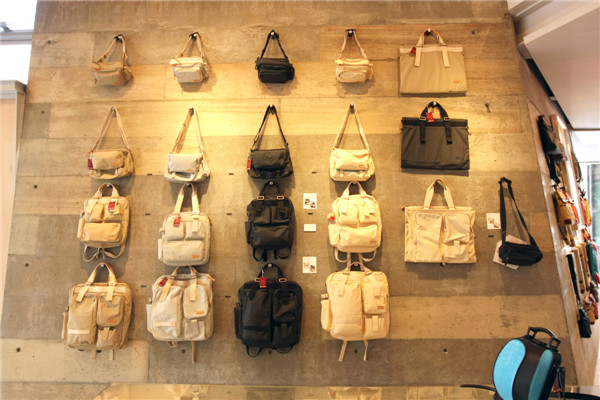 陈列技巧:通过陈列提升箱包的销售业绩